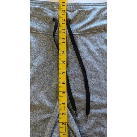 Tek Gear Women's Drytek Heather Gray Workout Capris Zip Pockets Size 2X EUC - Picture 4 of 7